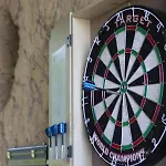 - Close To - Proche De La