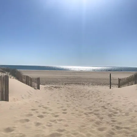 - Close To - Proche De La Сasa de vacaciones