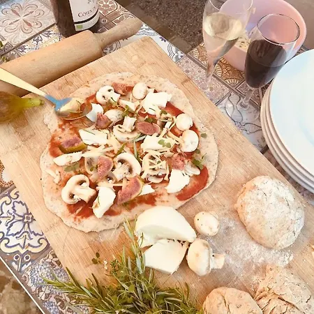 - Close To - Proche De La * Glatigny