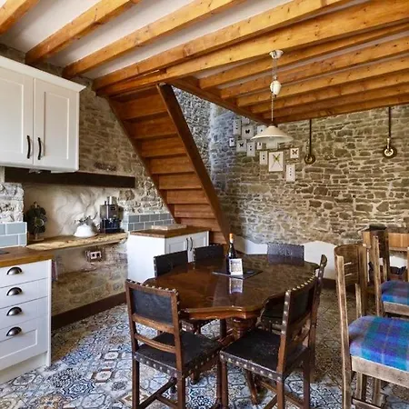 Сasa de vacaciones - Close To - Proche De La *