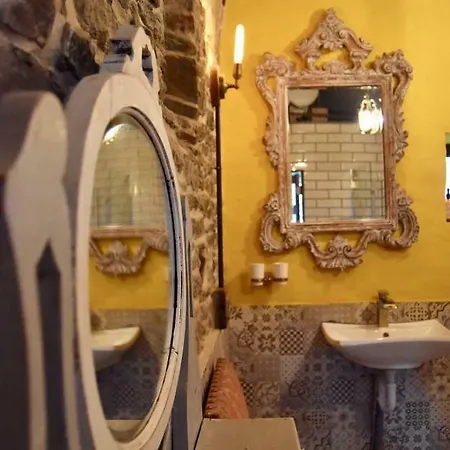 - Close To - Proche De La * Glatigny