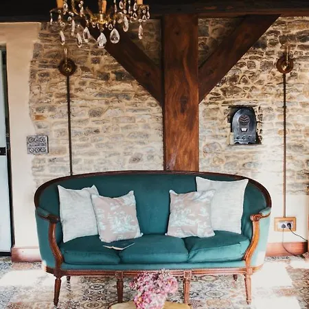 - Close To - Proche De La * Glatigny