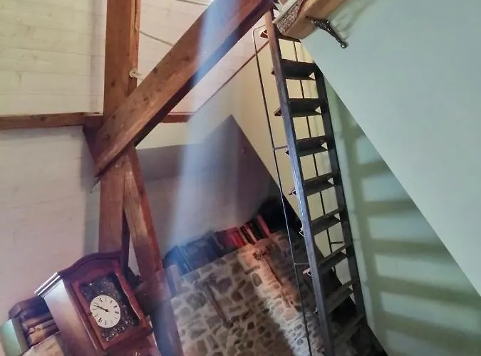 - Close To - Proche De La Glatigny