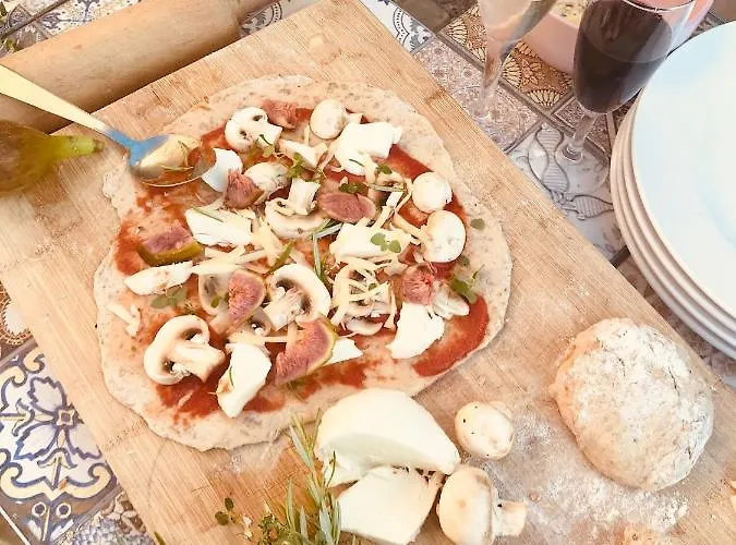 - Close To - Proche De La * Glatigny