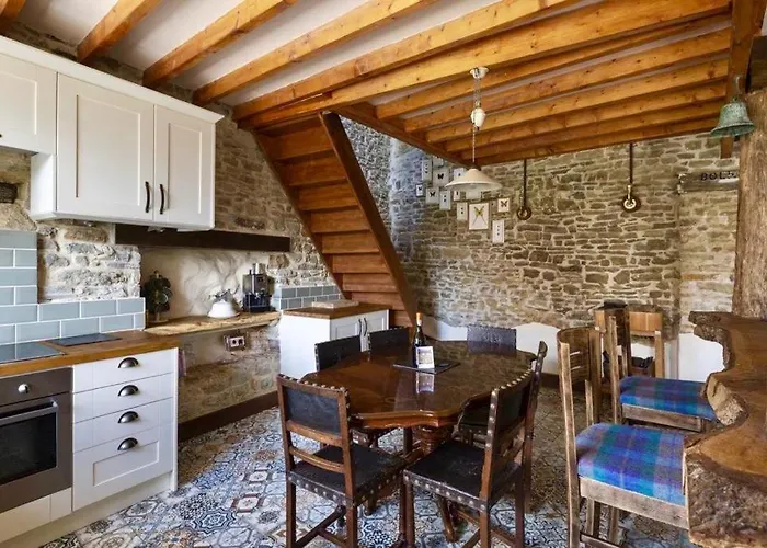 Holiday home - Close To - Proche De La *