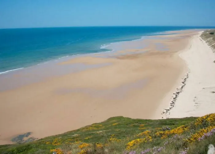 - Close To - Proche De La * Glatigny