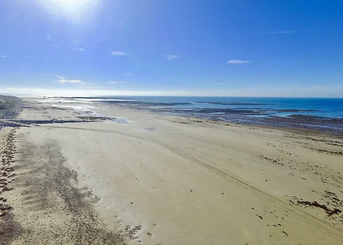 - Close To - Proche De La *