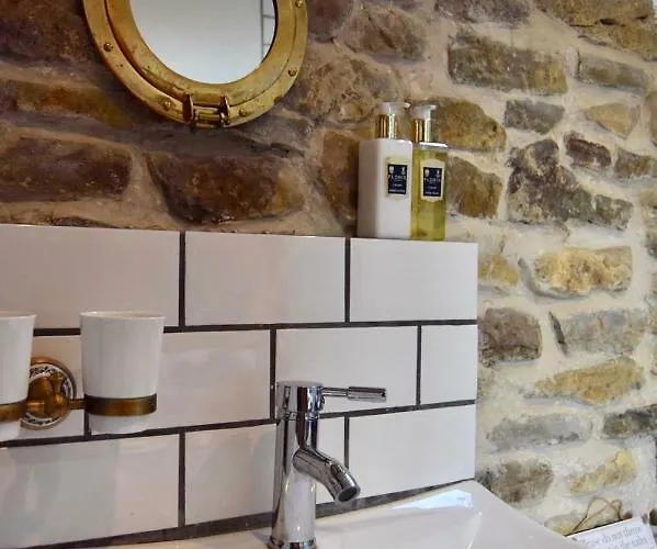 Holiday home - Close To - Proche De La