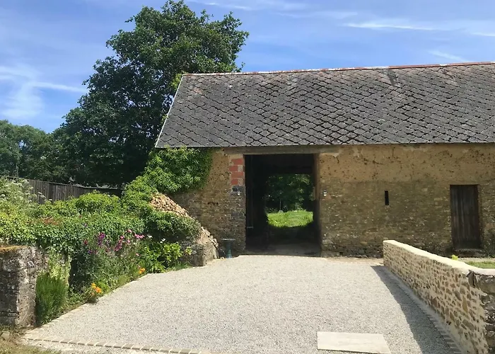 - Close To - Proche De La Glatigny