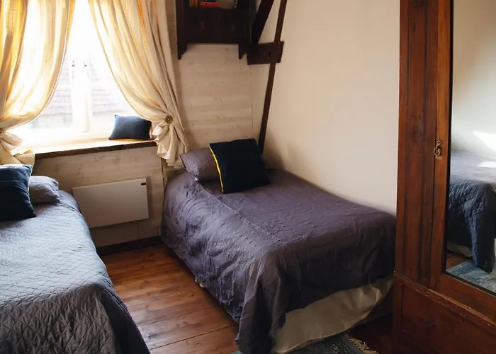 Holiday home - Close To - Proche De La *