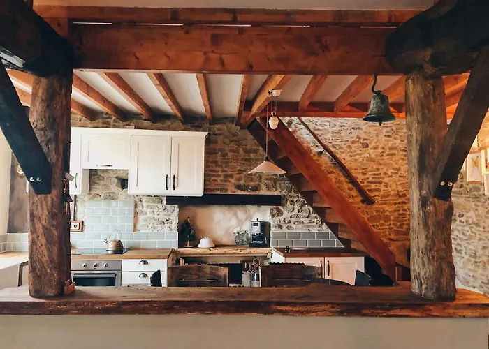 - Close To - Proche De La * Glatigny